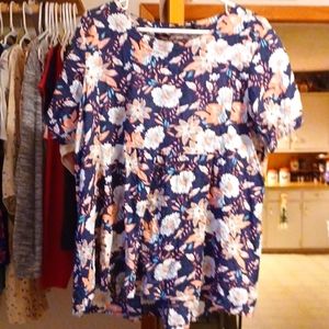 Short sleeves light weight top